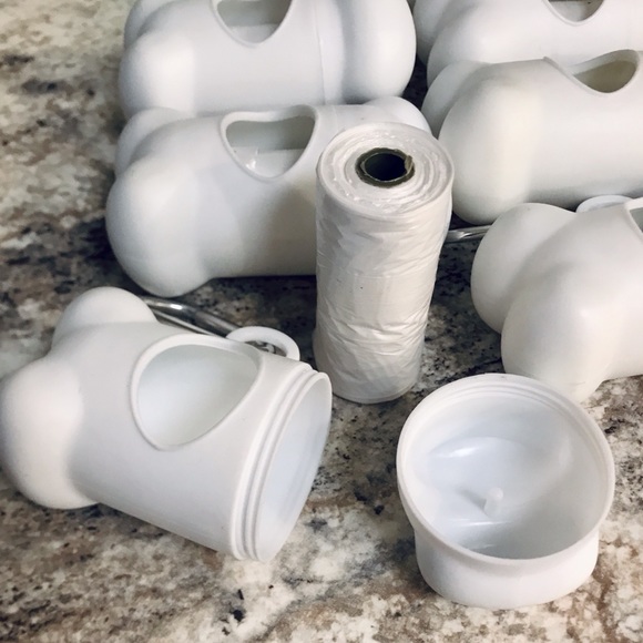 10 Individual Dog Poop Bags With Dispenser and Clip - Picture 3 of 5